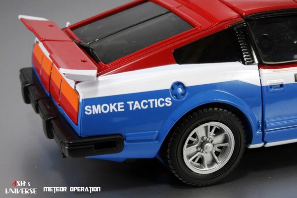 More Transformers New Masterpiece MP 19 Smokescreen Unboxing Up Close And Personal Image  (11 of 41)